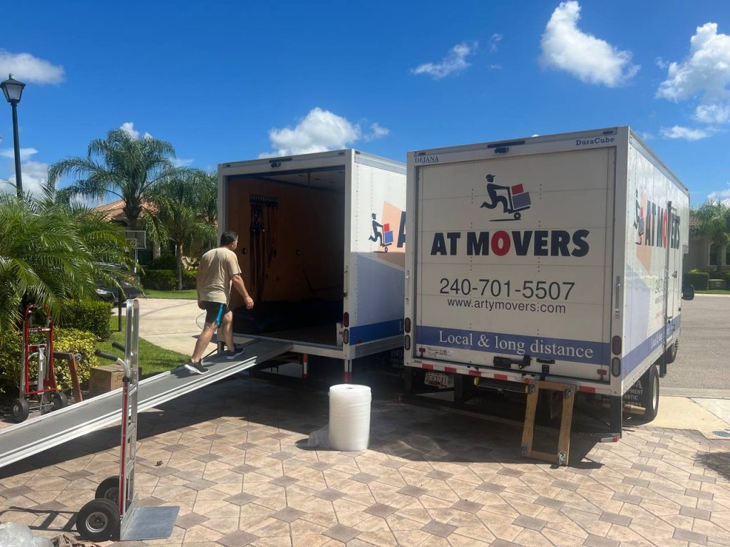What Day is Cheapest to Hire Movers? An Insight from AT Movers